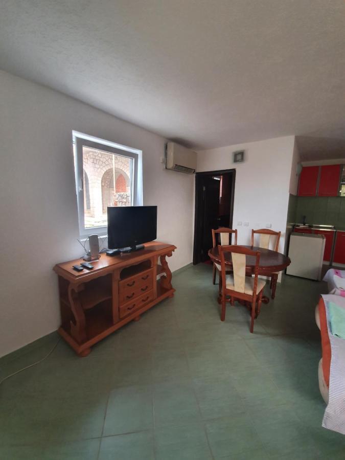 Leni Apartmani Dobre Vode Добра Вода Екстер'єр фото